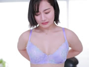 可愛い、綺麗、色っぽい―。 いろんな顔を持つ人妻 紫月ゆかり